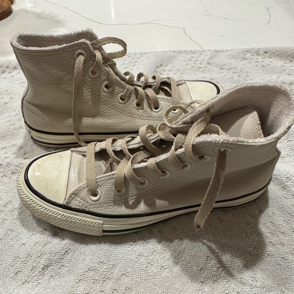 High-Top Fleece Lined Sneakers - Picture 3 of 6